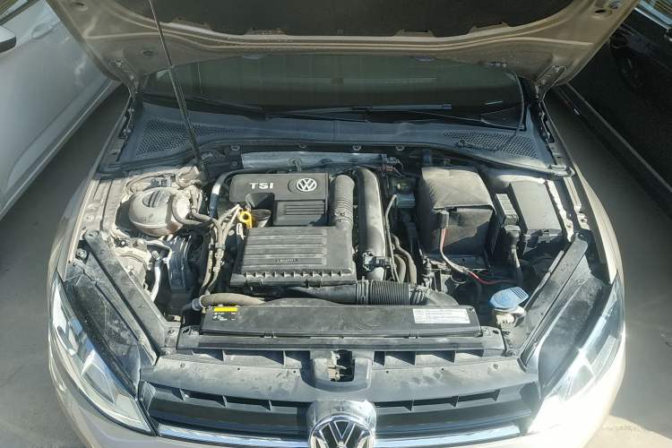 Used Volkswagen Golf 2015 1.4TSI Automatic Luxury Model Engine Bay