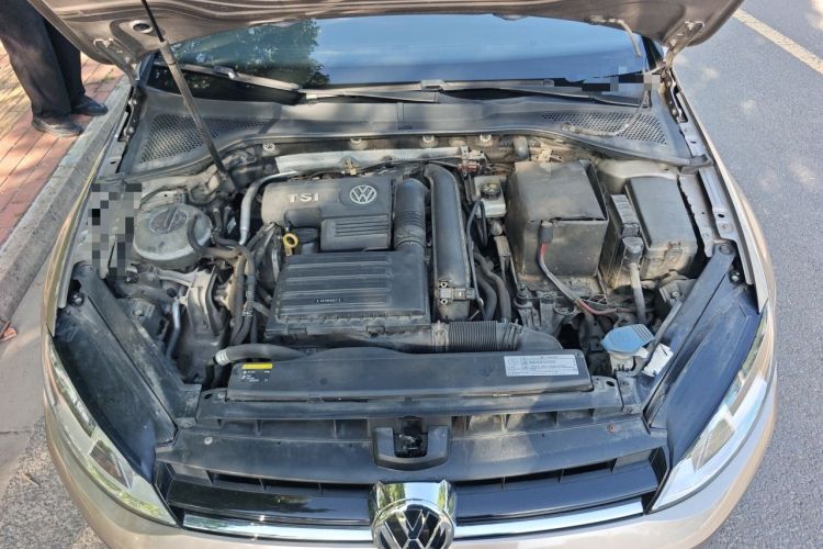 Used Volkswagen Golf 2015 1.4TSI Automatic Luxury Model Engine Bay