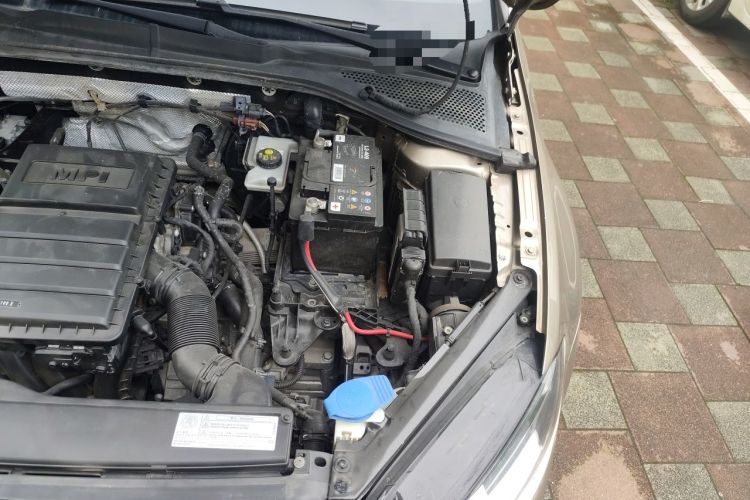 Used Volkswagen Golf 2015 1.6L Automatic Comfort Model Engine Bay Left