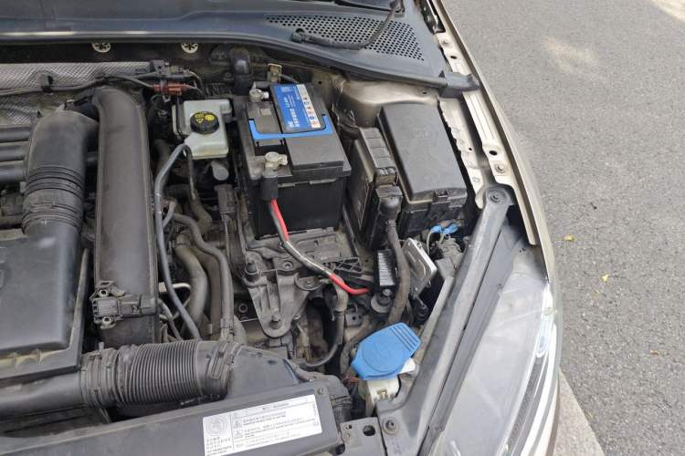Used Volkswagen Golf 2015 1.4TSI Automatic Comfort Model Engine Bay Left