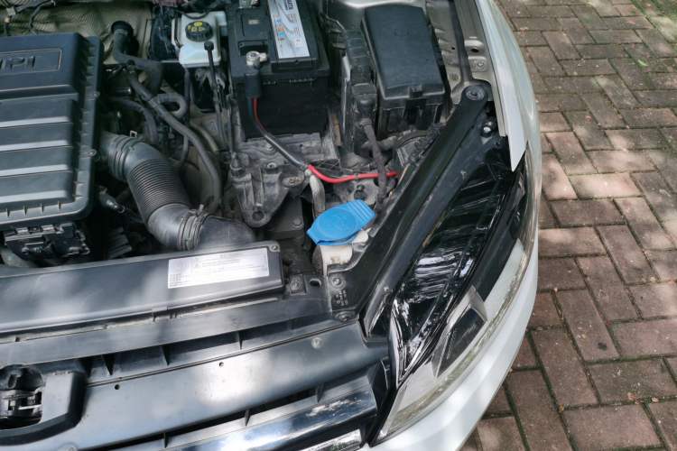 Used Volkswagen Golf 2015 1.6L Automatic Fashion Model Engine Bay Left