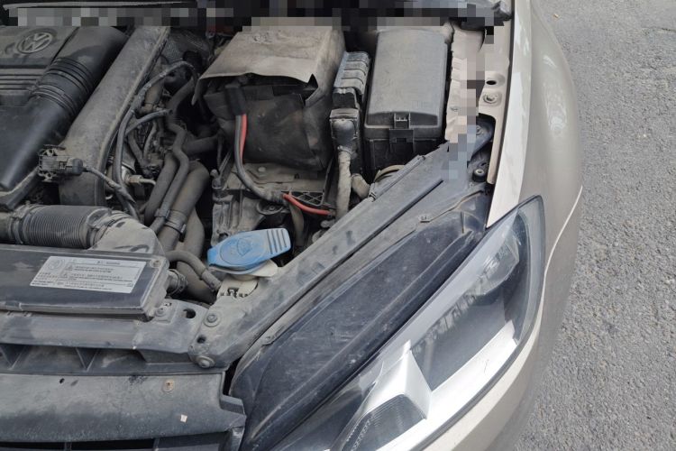 Used Volkswagen Golf 2015 1.2TSI Automatic Comfort Model Engine Bay Left