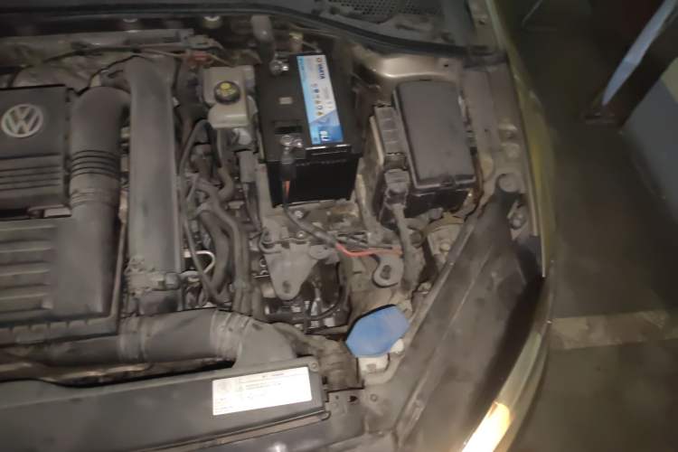 Used Volkswagen Golf 2015 1.4TSI Automatic Comfort Model Engine Bay Left