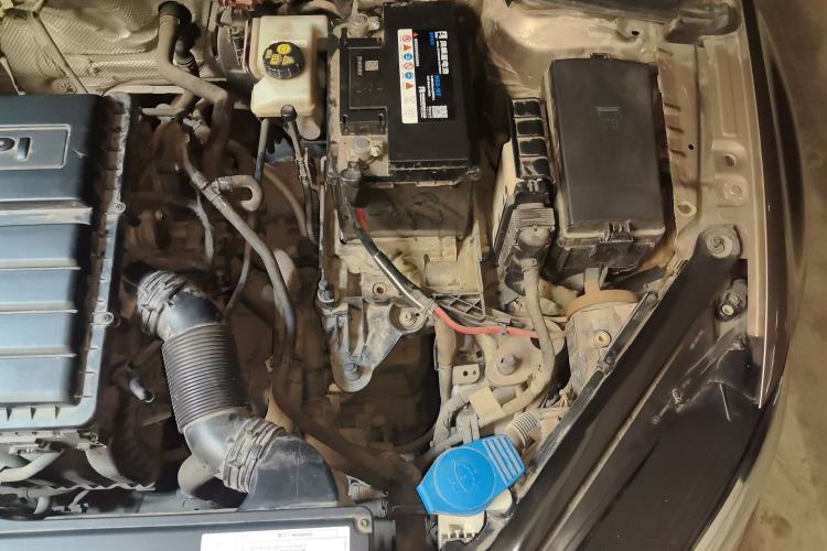 Used Volkswagen Golf 2015 1.6L Automatic Comfort Model Engine Bay Left