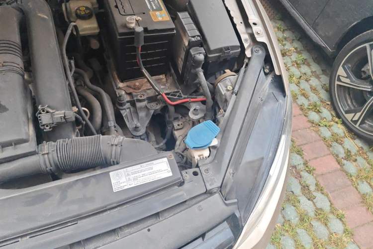 Used Volkswagen Golf 2015 1.4TSI Automatic Comfort Model Engine Bay Left