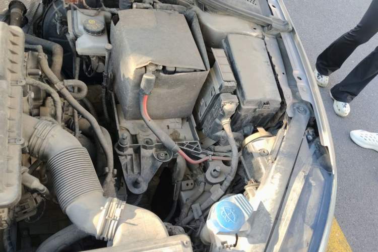 Used Volkswagen Golf 2015 1.6L Automatic Comfort Model Engine Bay Left