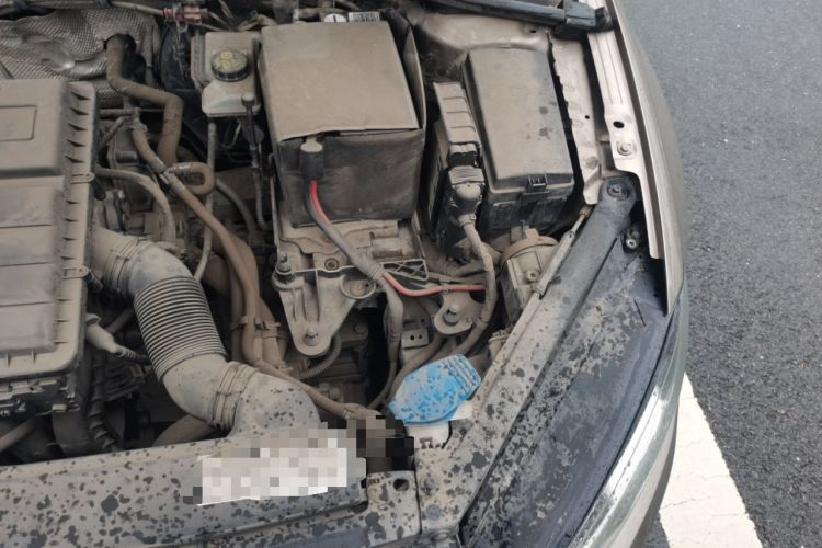 Used Volkswagen Golf 2015 1.6L Automatic Comfort Model Engine Bay Left