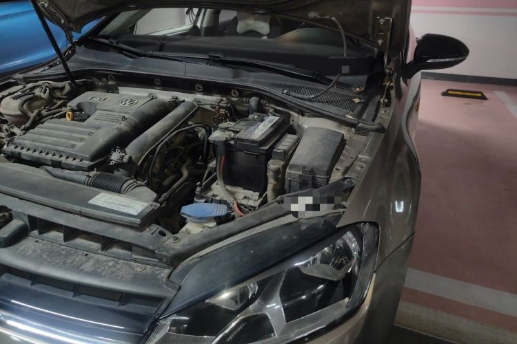 Used Volkswagen Golf 2015 1.4TSI Automatic Comfort Model Engine Bay Left