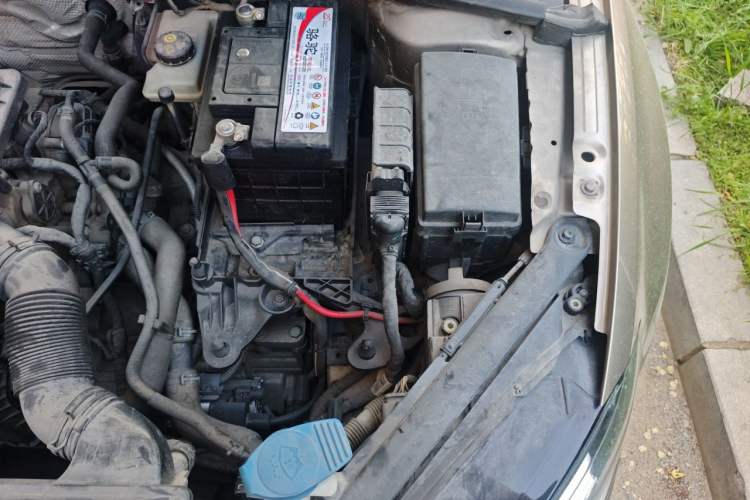 Used Volkswagen Golf 2015 1.6L Automatic Comfort Model Engine Bay Left