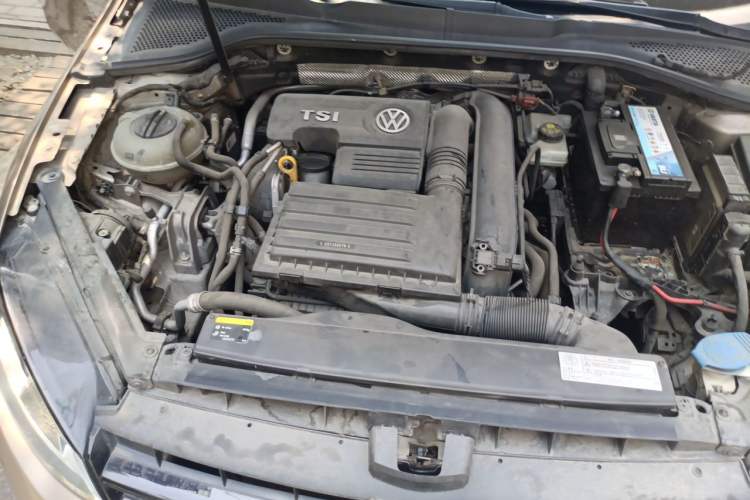 Used Volkswagen Golf 2015 1.4TSI Automatic Comfort Model Engine Bay