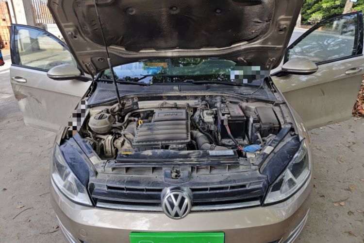 Used Volkswagen Golf 2015 1.6L Automatic Fashion Model Engine Bay