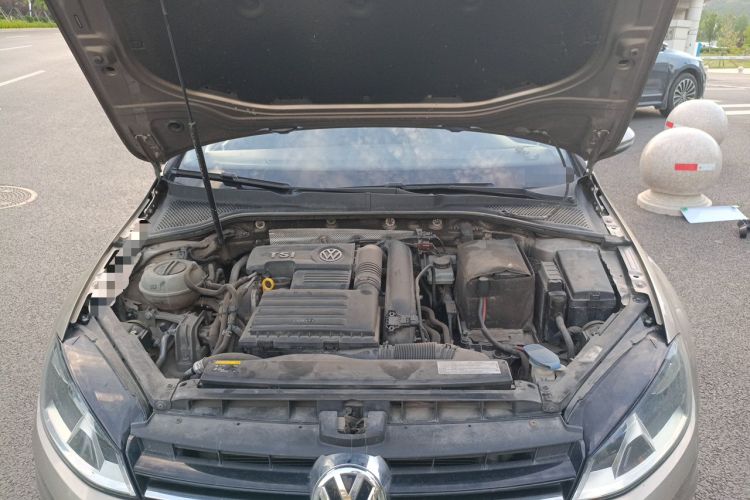 Used Volkswagen Golf 2015 1.4TSI Automatic Luxury Model Engine Bay