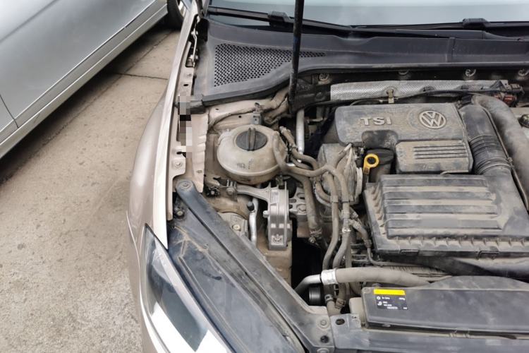 Used Volkswagen Golf 2015 1.4TSI Automatic Comfort Model Engine Bay Right