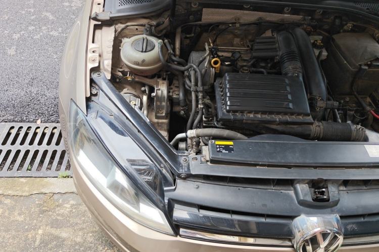 Used Volkswagen Golf 2015 1.4TSI Automatic Comfort Model Engine Bay Right