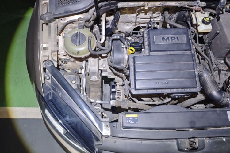 Used Volkswagen Golf 2015 1.6L Automatic Comfort Model Engine Bay Right