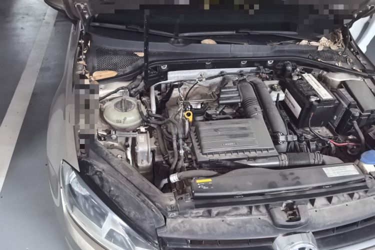 Used Volkswagen Golf 2015 1.4TSI Automatic Comfort Model Engine Bay Right
