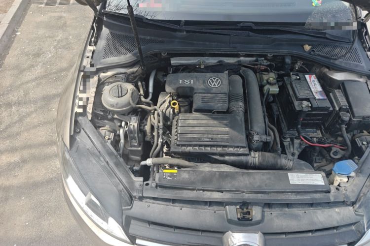 Used Volkswagen Golf 2015 1.4TSI Automatic Comfort Model Engine Bay Right