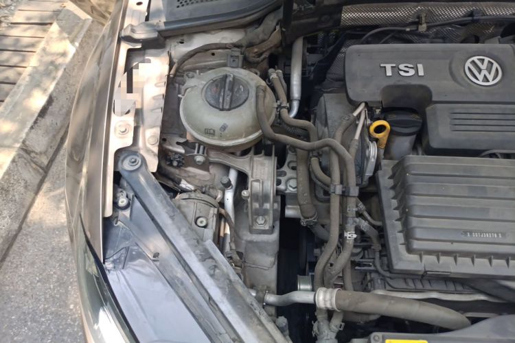 Used Volkswagen Golf 2015 1.4TSI Automatic Comfort Model Engine Bay Right