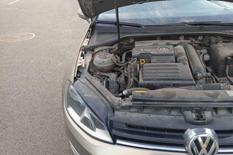 Used Volkswagen Golf 2015 1.4TSI Automatic Luxury Model Engine Bay Right