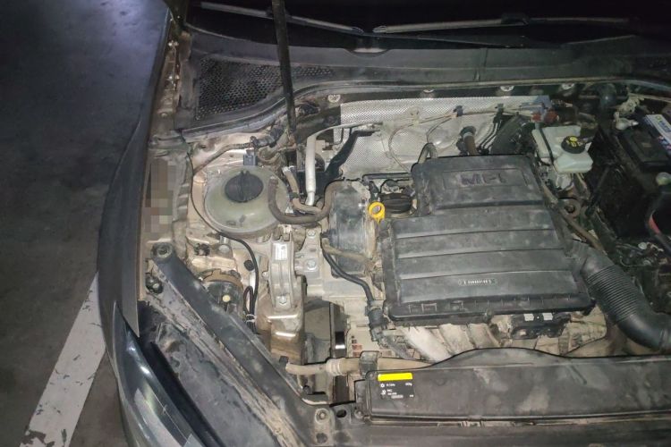 Used Volkswagen Golf 2015 1.6L Automatic Comfort Model Engine Bay Right