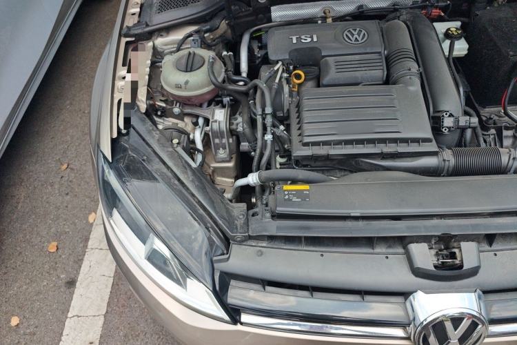 Used Volkswagen Golf 2015 1.4TSI Automatic Luxury Model Engine Bay Right