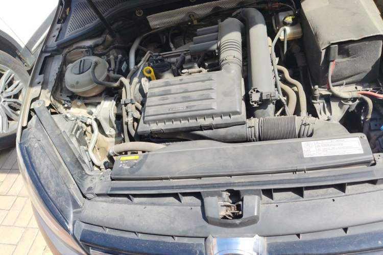 Used Volkswagen Golf 2015 1.4TSI Automatic Flagship Model Engine Bay Right