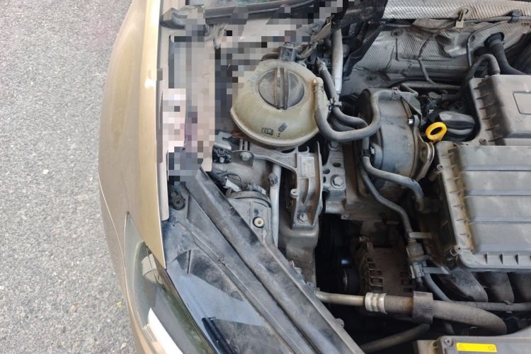 Used Volkswagen Golf 2015 1.6L Automatic Comfort Model Engine Bay Right