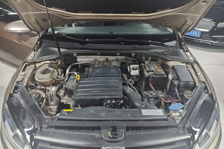 Used Volkswagen Golf 2015 1.6L Automatic Comfort Model Engine Bay