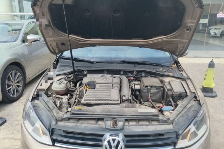 Used Volkswagen Golf 2015 1.4TSI Automatic Luxury Model Engine Bay