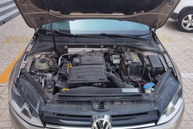 Used Volkswagen Golf 2015 1.6L Automatic Comfort Model Engine Bay