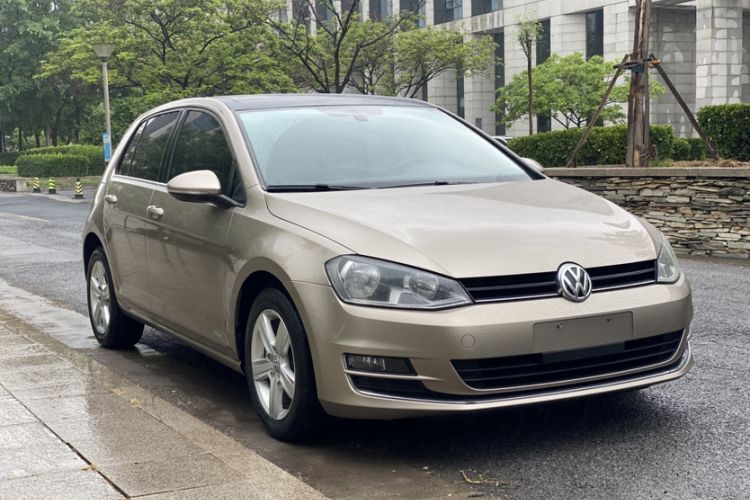 Used Volkswagen Golf 2015 1.4TSI Automatic Luxury Model Exterior 2