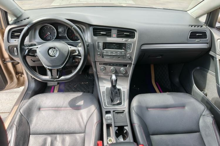 Used Volkswagen Golf 2015 1.4TSI Automatic Comfort Model Exterior 9