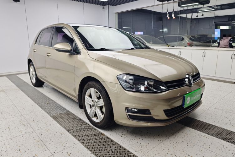 Used Volkswagen Golf 2015 1.6L Automatic Comfort Model Front Right 45 Deg