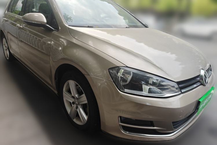 Used Volkswagen Golf 2015 1.6L Automatic Comfort Model Front Right 45 Deg