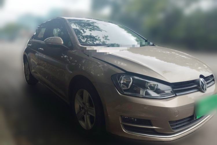 Used Volkswagen Golf 2015 1.4TSI Automatic Luxury Model Front Right 45 Deg