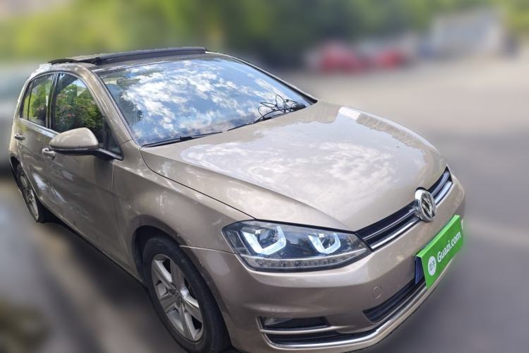 Used Volkswagen Golf 2015 1.4TSI Automatic Comfort Model Front Right 45 Deg