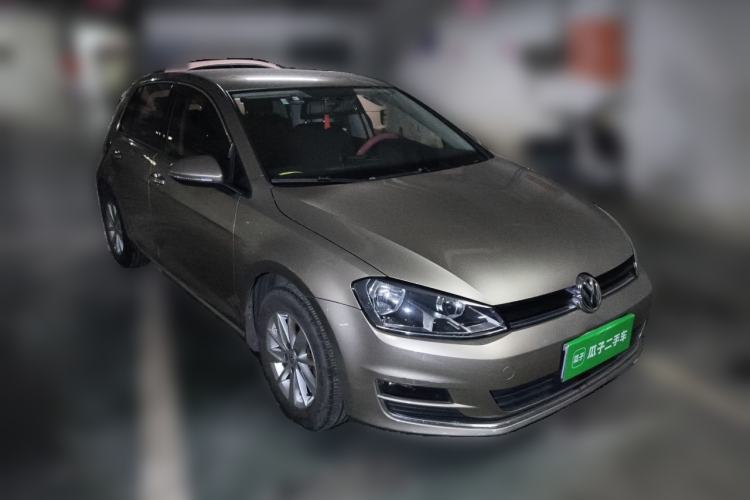 Used Volkswagen Golf 2015 1.6L Automatic Fashion Model Front Right 45 Deg