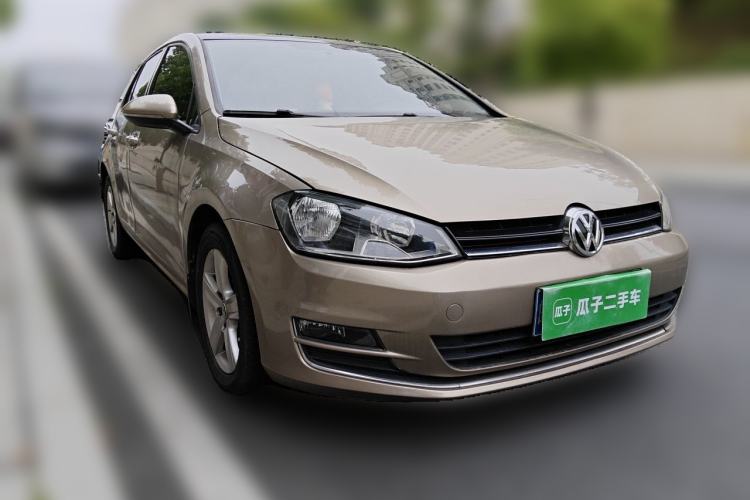 Used Volkswagen Golf 2015 1.6L Automatic Comfort Model Front Right 45 Deg