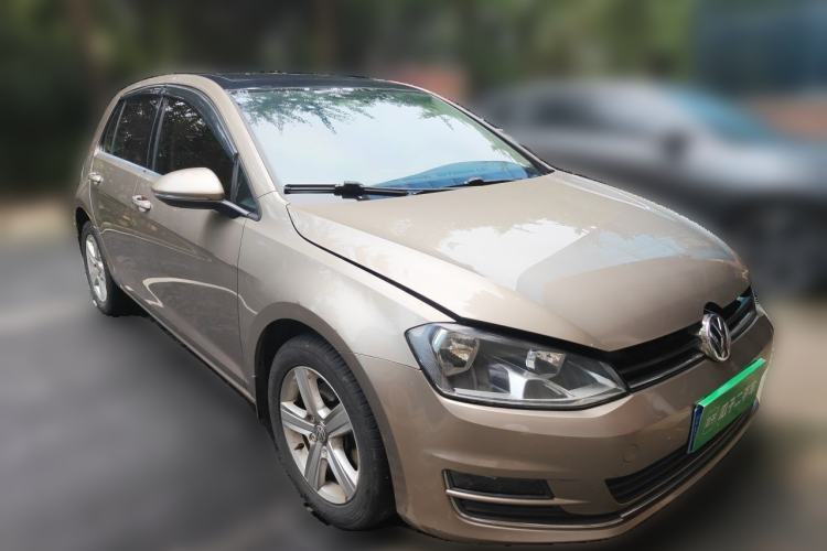 Used Volkswagen Golf 2015 1.4TSI Automatic Comfort Model Front Right 45 Deg