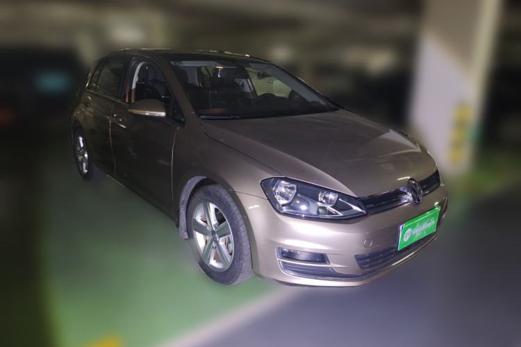 Used Volkswagen Golf 2015 1.6L Automatic Comfort Model Front Right 45 Deg