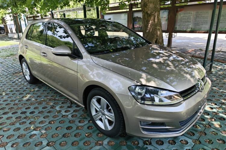 Used Volkswagen Golf 2015 1.4TSI Automatic Luxury Model Front Right 45 Deg