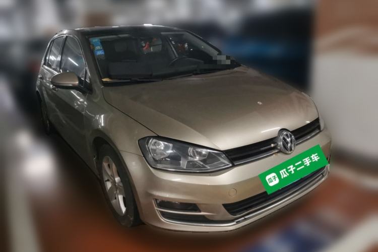 Used Volkswagen Golf 2015 1.6L Automatic Comfort Model Front Right 45 Deg