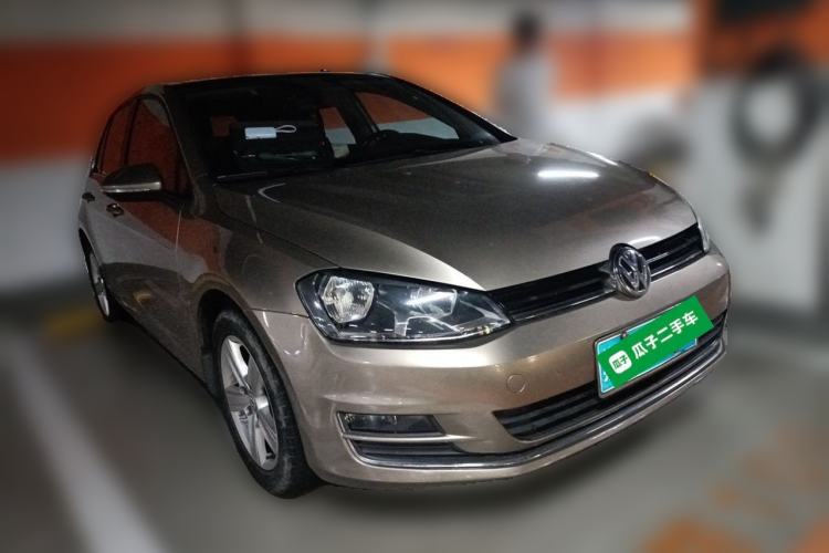 Used Volkswagen Golf 2015 1.2TSI Automatic Comfort Model Front Right 45 Deg