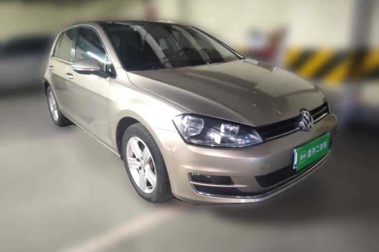 Used Volkswagen Golf 2015 1.4TSI Automatic Comfort Model Front Right 45 Deg