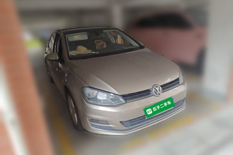 Used Volkswagen Golf 2015 1.4TSI Automatic Luxury Model Front Right 45 Deg