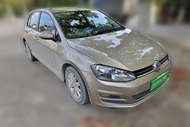 Used Volkswagen Golf 2015 1.6L Automatic Fashion Model Front Right 45 Deg
