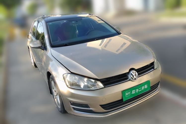Used Volkswagen Golf 2015 1.6L Automatic Comfort Model Front Right 45 Deg