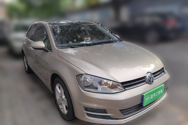 Used Volkswagen Golf 2015 1.4TSI Automatic Luxury Model Front Right 45 Deg