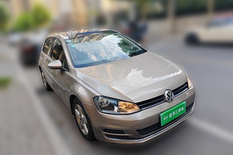 Used Volkswagen Golf 2015 1.6L Automatic Comfort Model Front Right 45 Deg