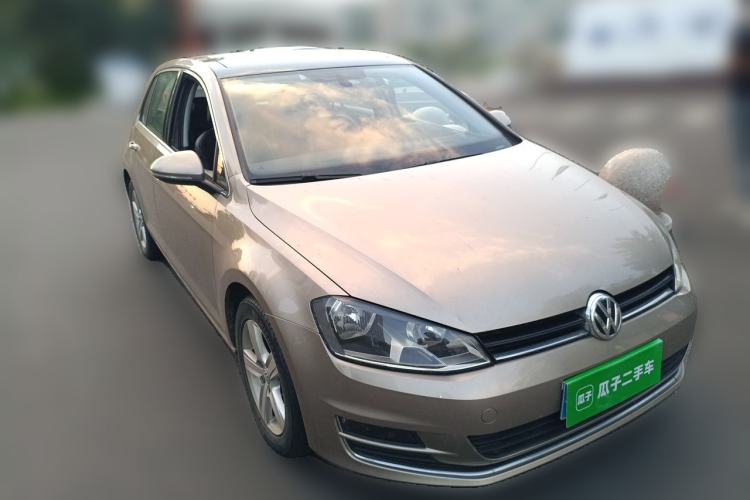 Used Volkswagen Golf 2015 1.4TSI Automatic Luxury Model Front Right 45 Deg